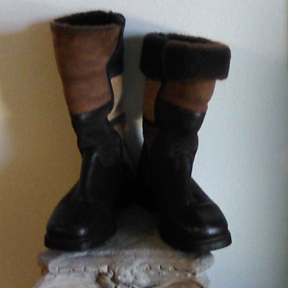 Vintage leather, swede, square toed boots. Faux fur lined.